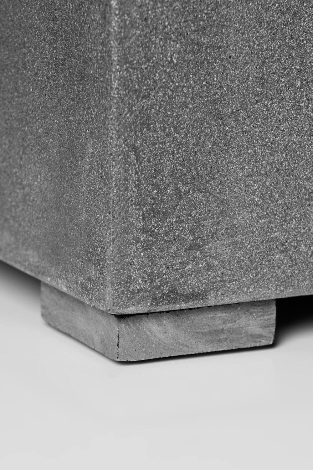 Pot Feet, Grey