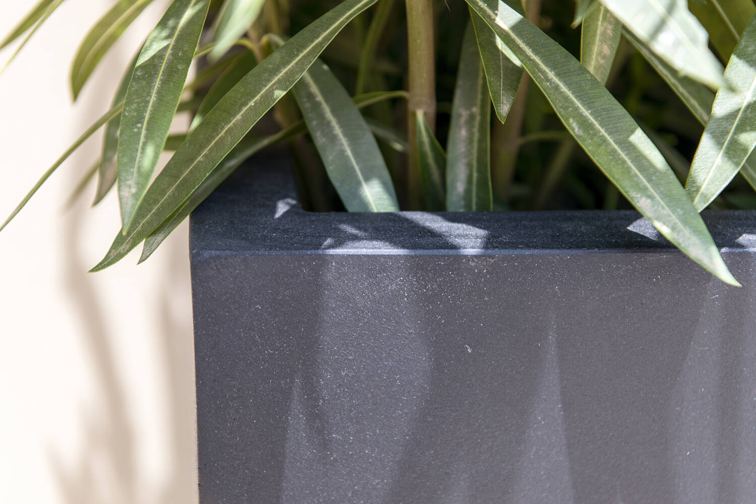 Block XL, Black