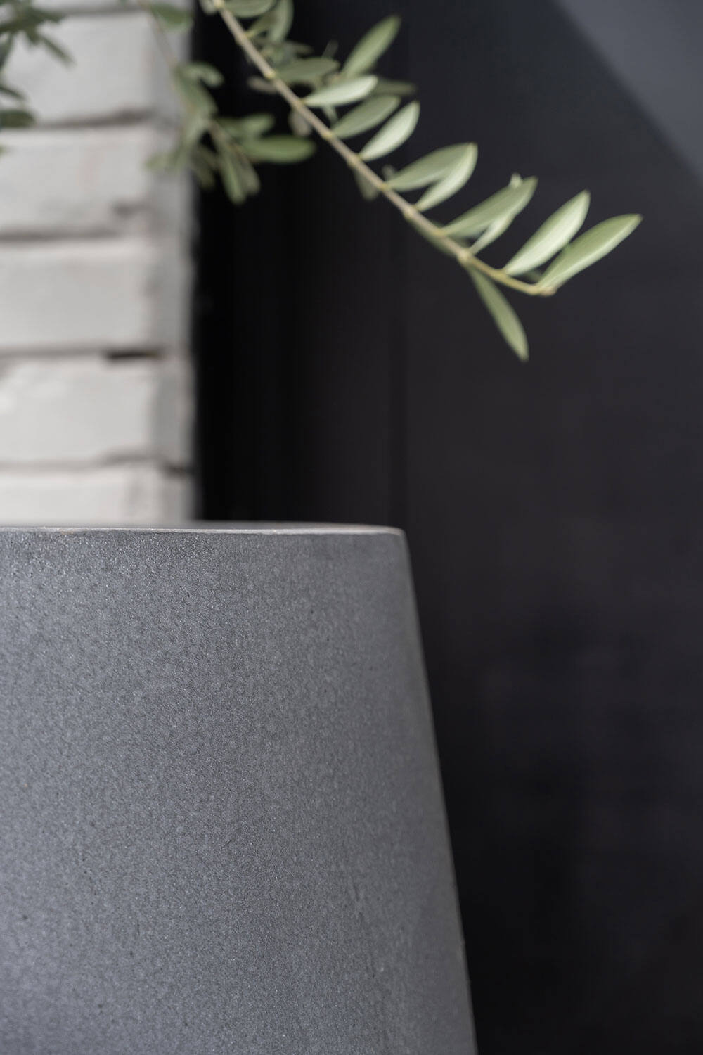 Pax M, Grey