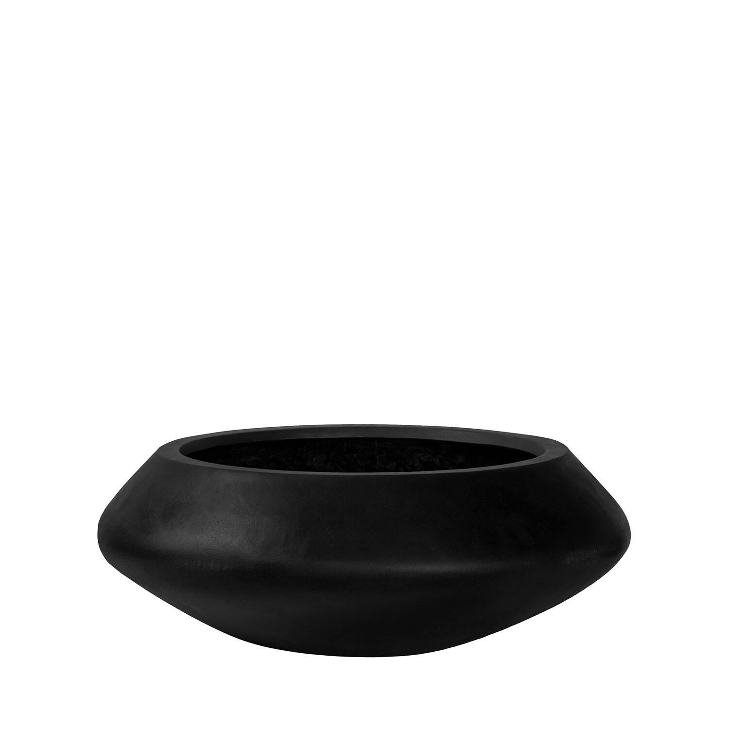 Tara M, Black
