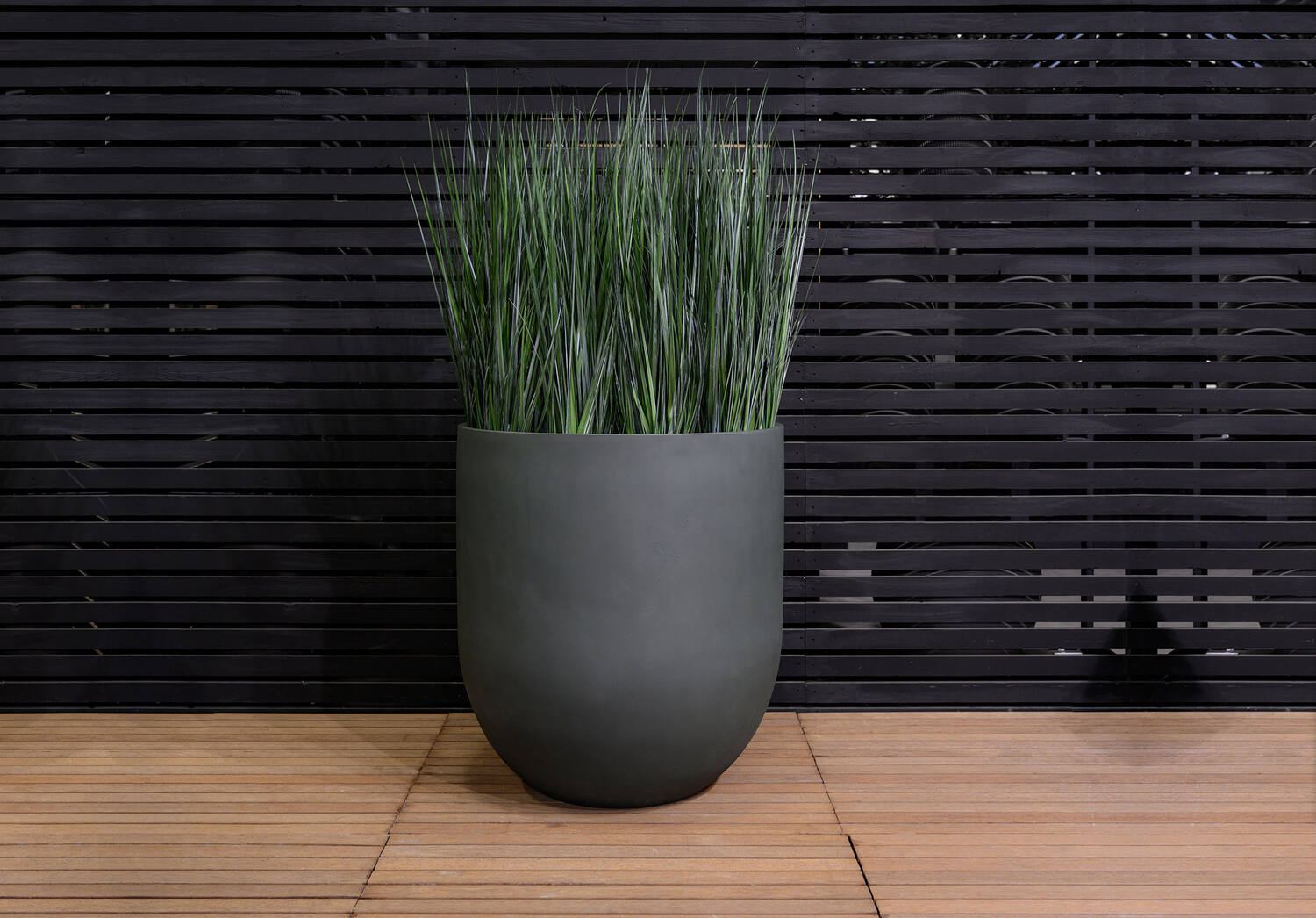 Grass in pot M, Green