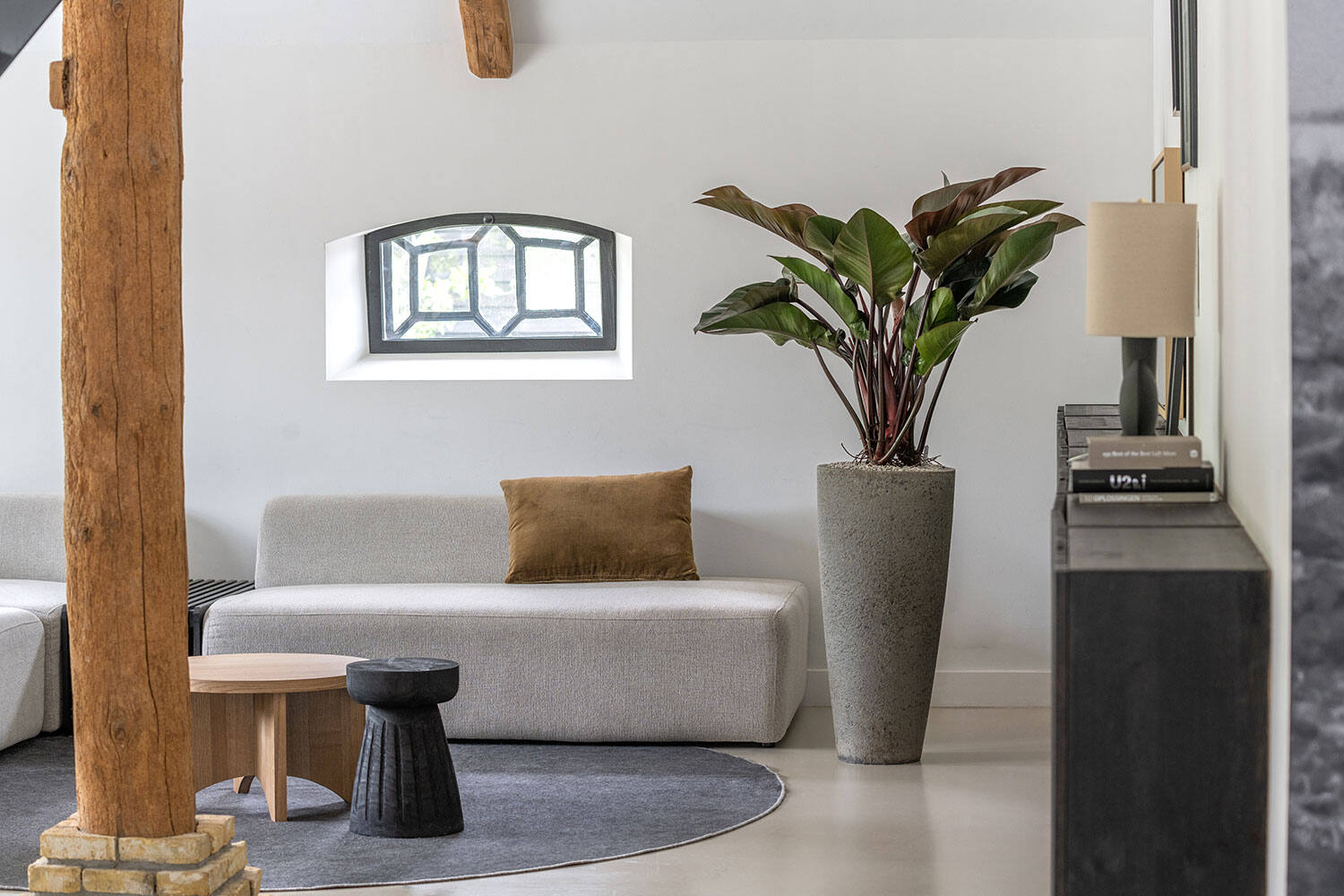 Dax L, Diorite Grey