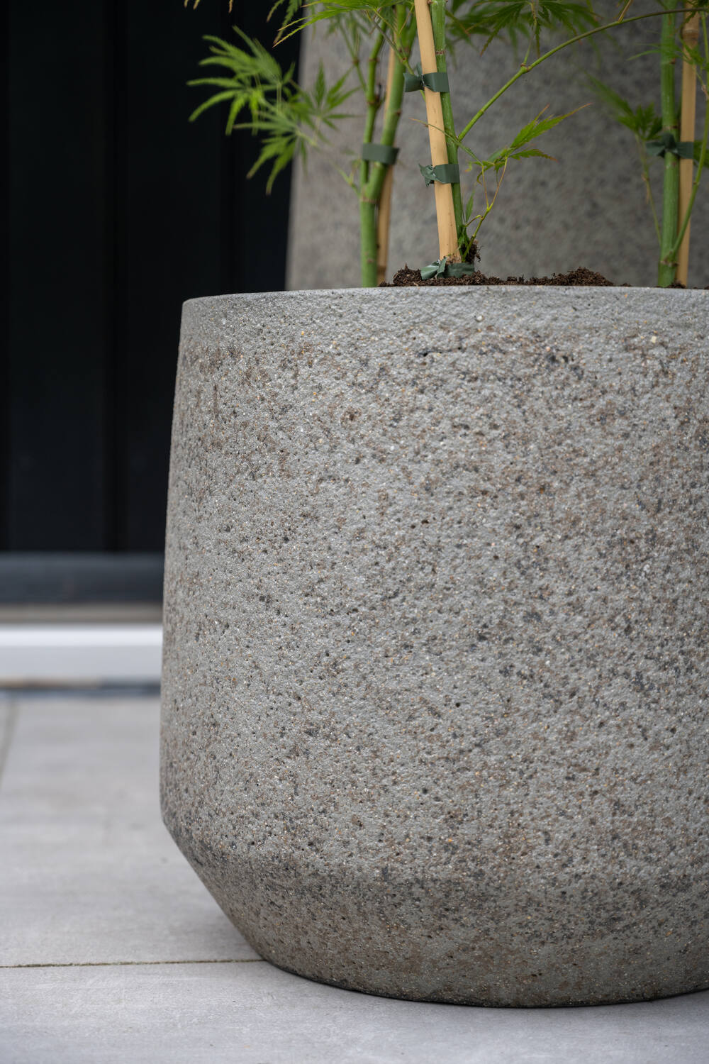 Harith M, Diorite Grey