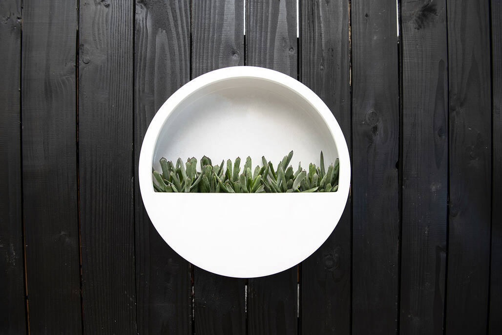 Wally (hanging) M, Glossy White