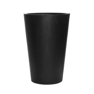 Belle L, Black