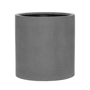 Max L, Grey