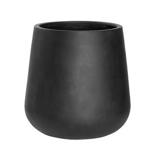 Pax M, Black
