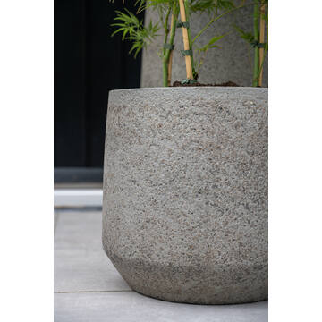 Harith M, Diorite Grey
